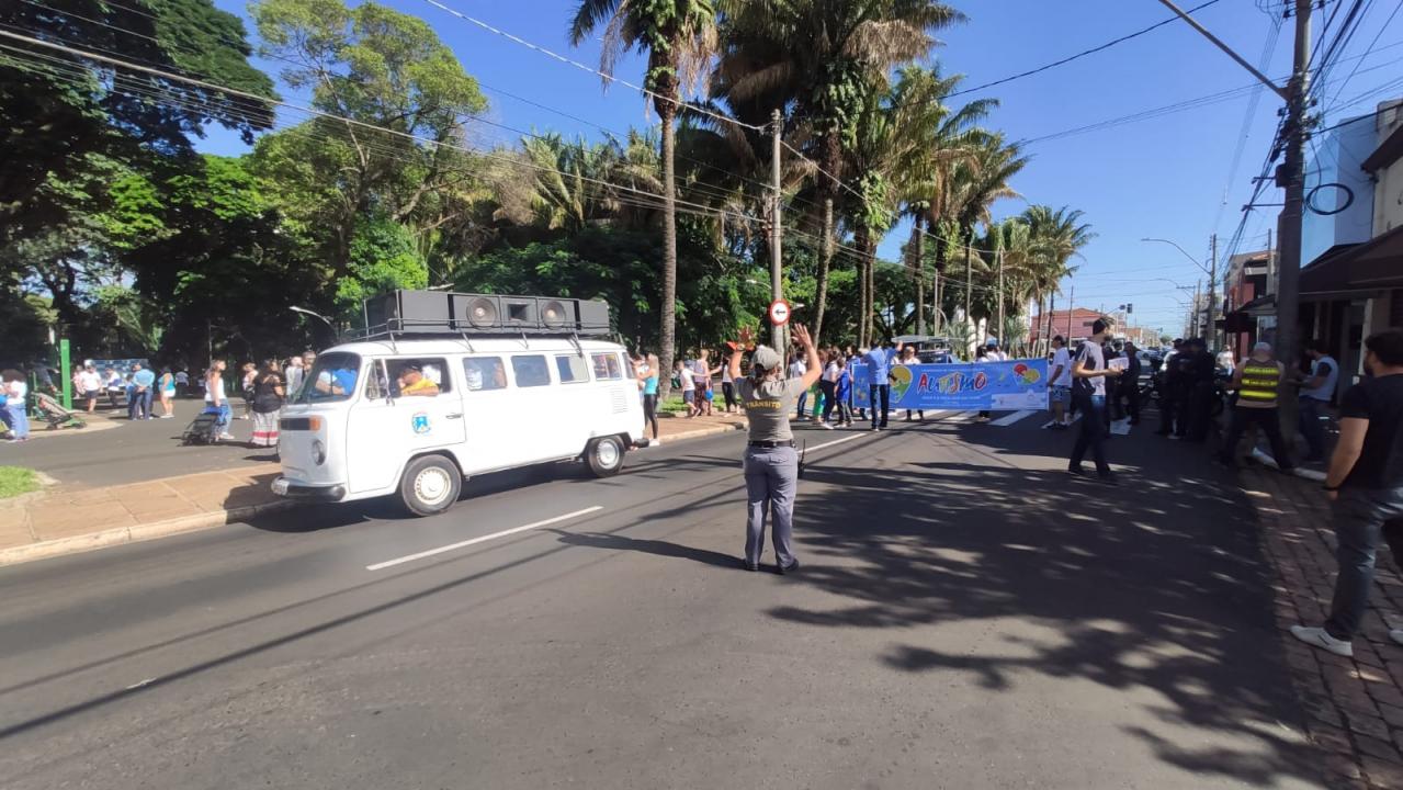 Foto 5 de 7 — Caminhada celebra o Dia Mundial de Conscientização do Autismo em Araraquara